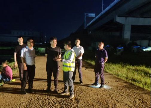 抗洪抢险报导-迎“汛”而上，奔赴前线 -320.png
